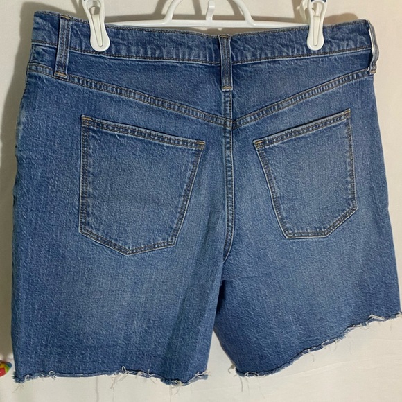 Universal Thread Vintage Bermuda Blue Denim Shorts, Size 12/31R - Picture 2 of 5